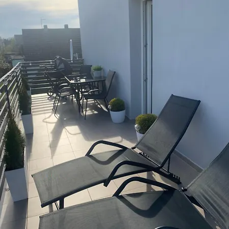 度假居 Aga 波别罗沃